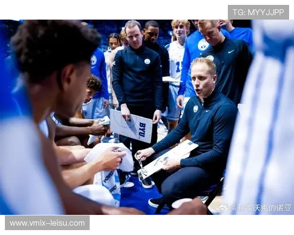 年轻球员AJ Dybantsa训练暴扣,GT Future未售先热 年轻球员AJ Dybantsa训练暴扣,GT Future未售先热