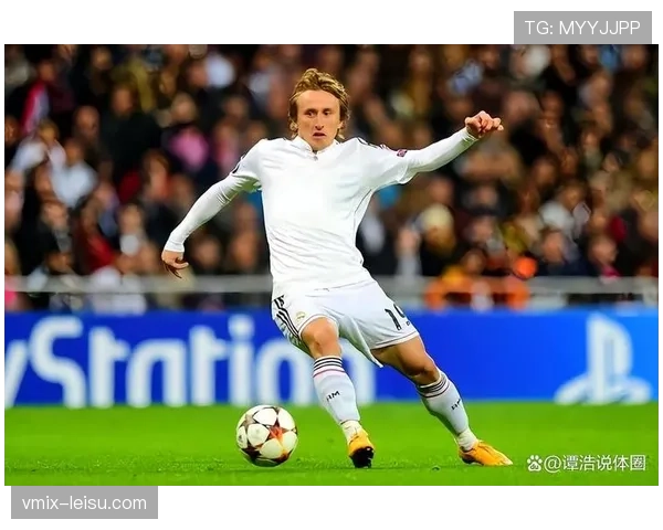 人物特写：37岁的莫德里奇在欧冠赛后独自加练，身影落寞